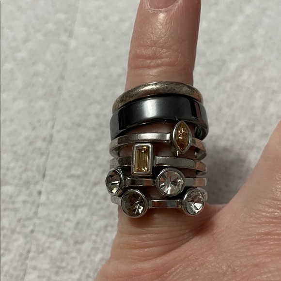 6 Rings - Picture 2 of 3